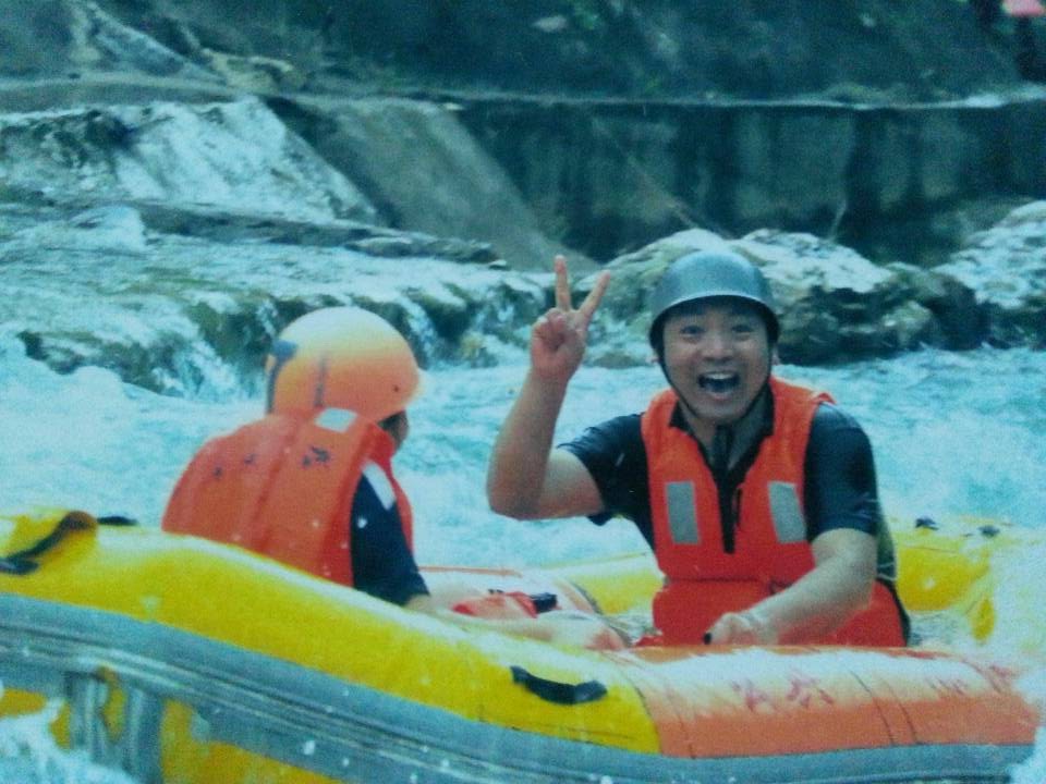 杰凱全體家人清遠漂流玩樂中